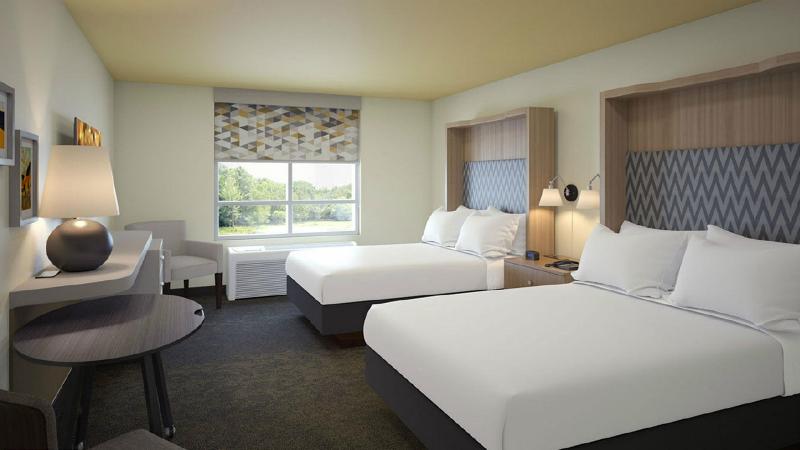 带大床的套房, Holiday Inn   Salem, An Ihg