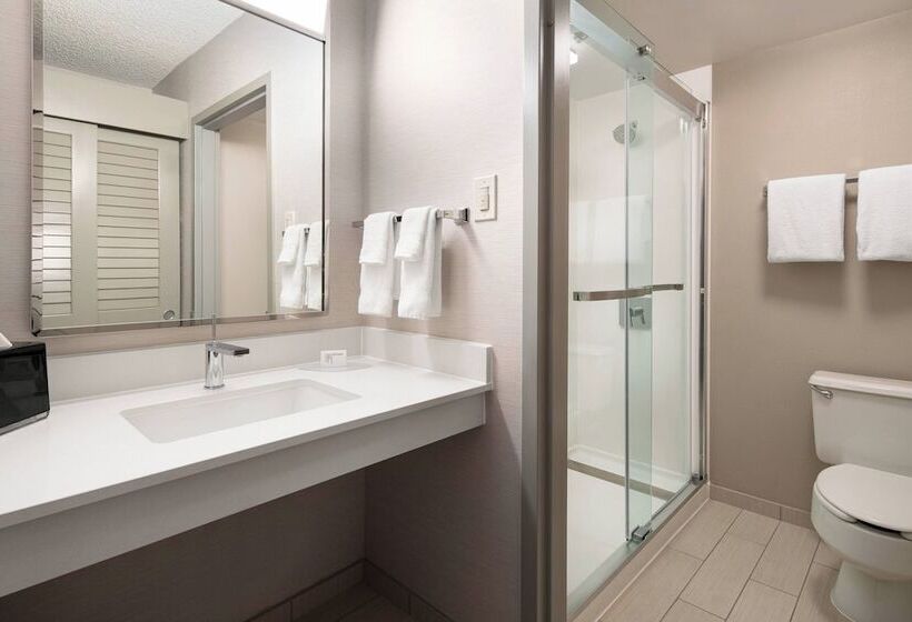 סוויטה, Courtyard By Marriott Bakersfield