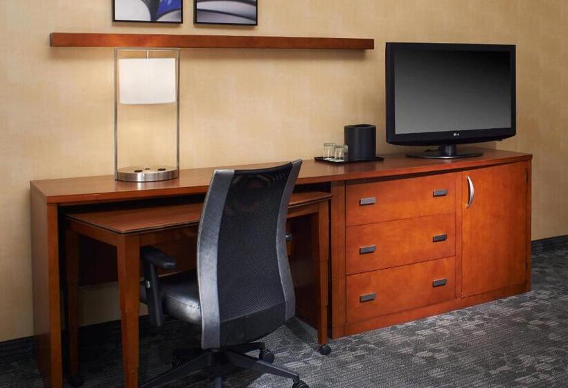 اتاق استاندارد با تخت بزرگ برای معلولان, Courtyard By Marriott Lexington North