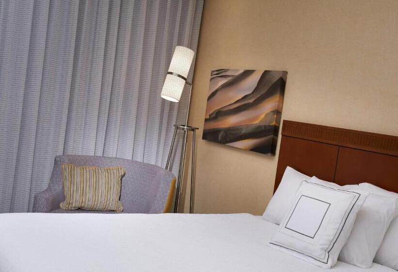 اتاق استاندارد با تخت بزرگ برای معلولان, Courtyard By Marriott Lexington North