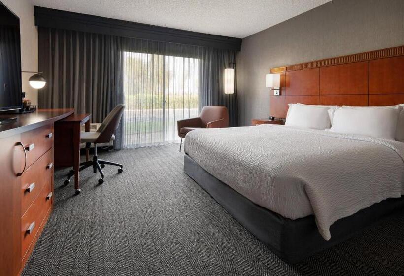 Люкс Кровать Кинг, Courtyard By Marriott Fresno