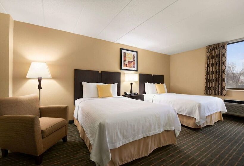 Deluxe Kamer Aangepast voor Gehandicapten, Days Hotel By Wyndham University Ave Se