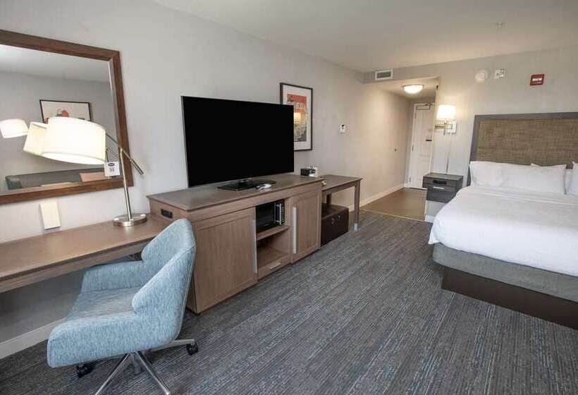 اتاق استاندارد, Hampton Inn Newark Airport