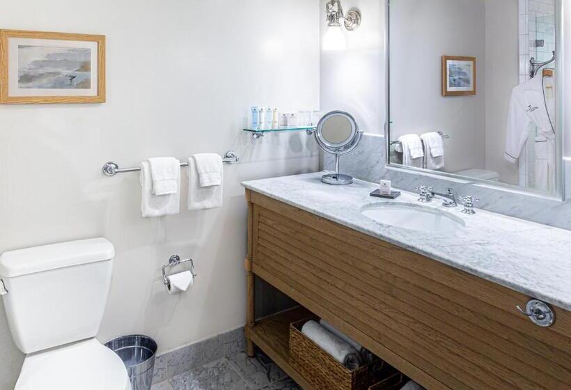 带观景的标准间, Portola Hotel & Spa