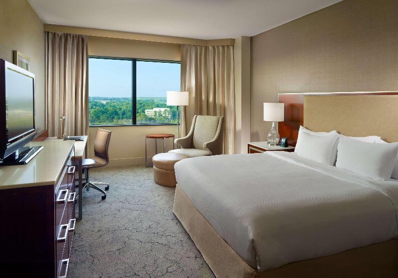 이그제큐티브 룸 킹사이즈 침대, Hilton Atlanta Northeast