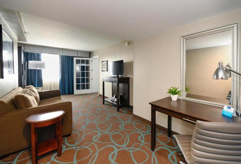 Люкс Кровать Кинг, Holiday Inn Niagara Falls State Park Entry, An Ihg