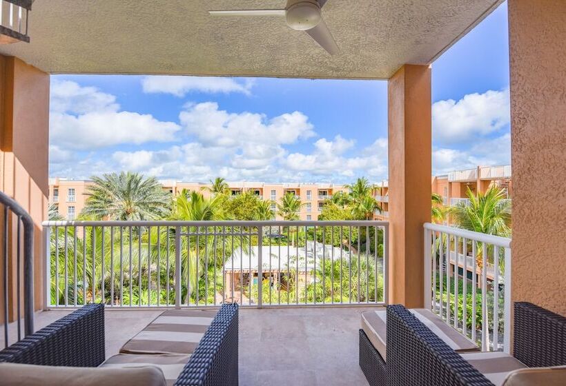 プールビューのバルコニー付１ベッドルームアパート, Beachside Resort & Residences