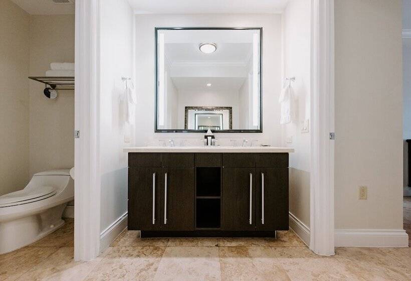 オーシャンビューの２ベッドルームデラックスアパート, Beachside Resort & Residences