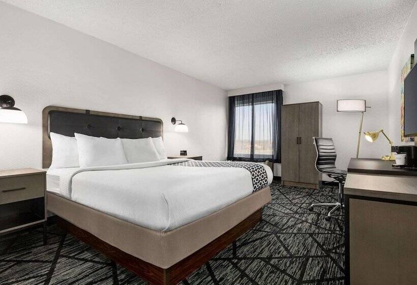 Люкс Повышенной Комфортности, La Quinta By Wyndham Cleveland Airport West