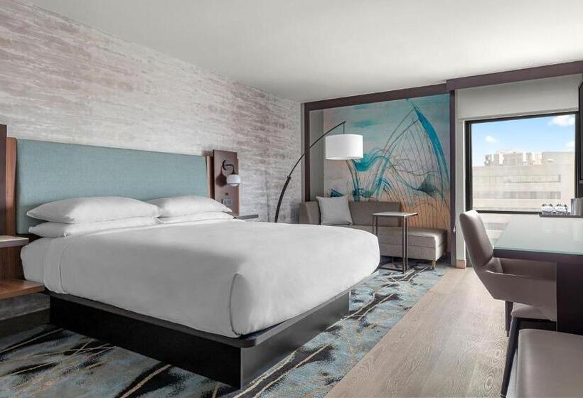 Chambre Standard Lit King Size Adaptée aux Personnes à Mobilité Réduite, Marriott San Antonio Airport