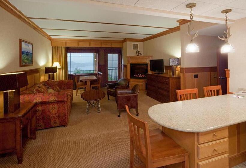 Люкс Deluxe Кровать Кинг, Crowne Plaza Lake Placid, An Ihg