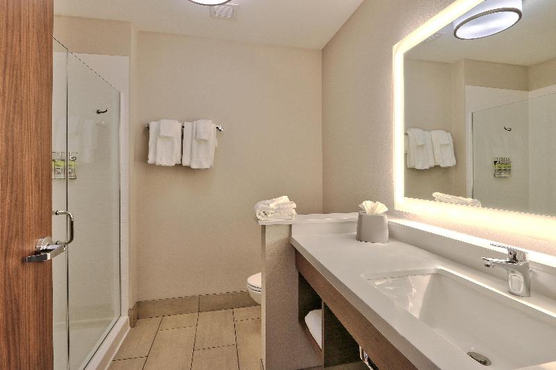 Номер Стандарт Вид на Озеро, Crowne Plaza Lake Placid, An Ihg