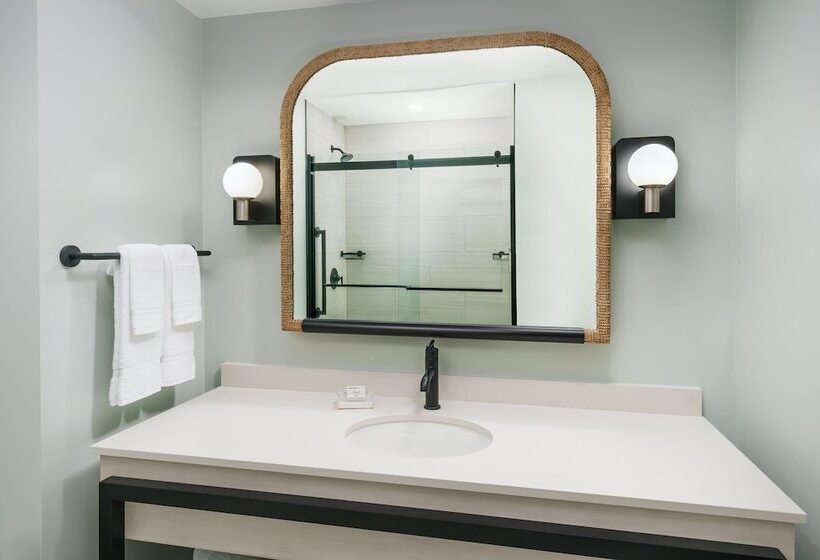 Номер Стандарт Адаптированный для Инвалидов, Holiday Inn Resort Lumina On Wrightsville Beach, An Ihg