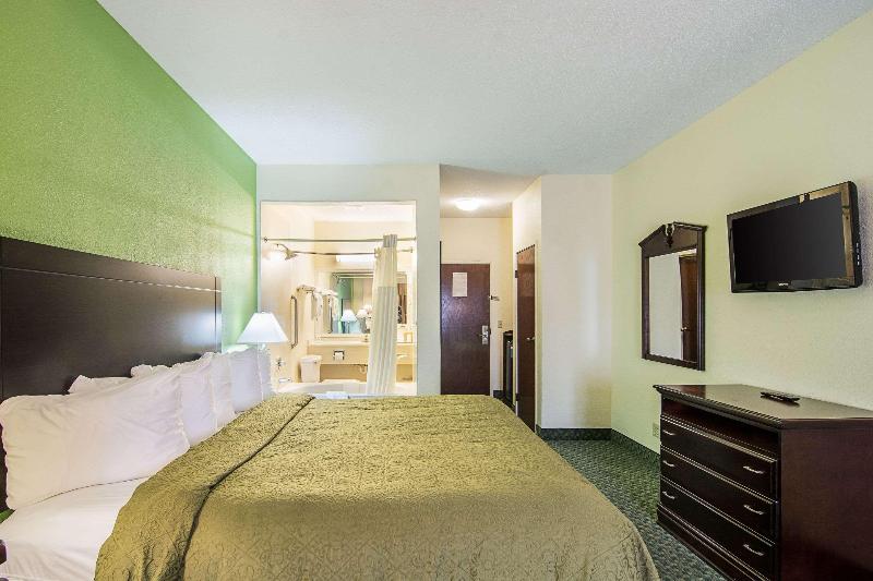 اتاق استاندارد با تخت بزرگ برای معلولان, Days Hotel By Wyndham Flagstaff