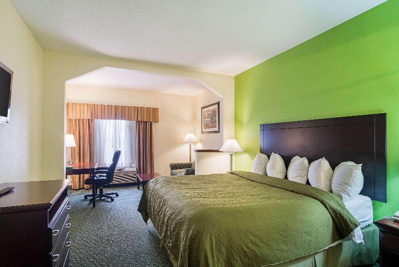 اتاق استاندارد با تخت بزرگ برای معلولان, Days Hotel By Wyndham Flagstaff