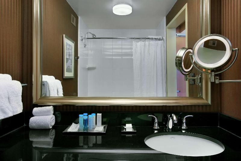 اتاق استاندارد با تخت بزرگ, Hilton San Francisco Financial District