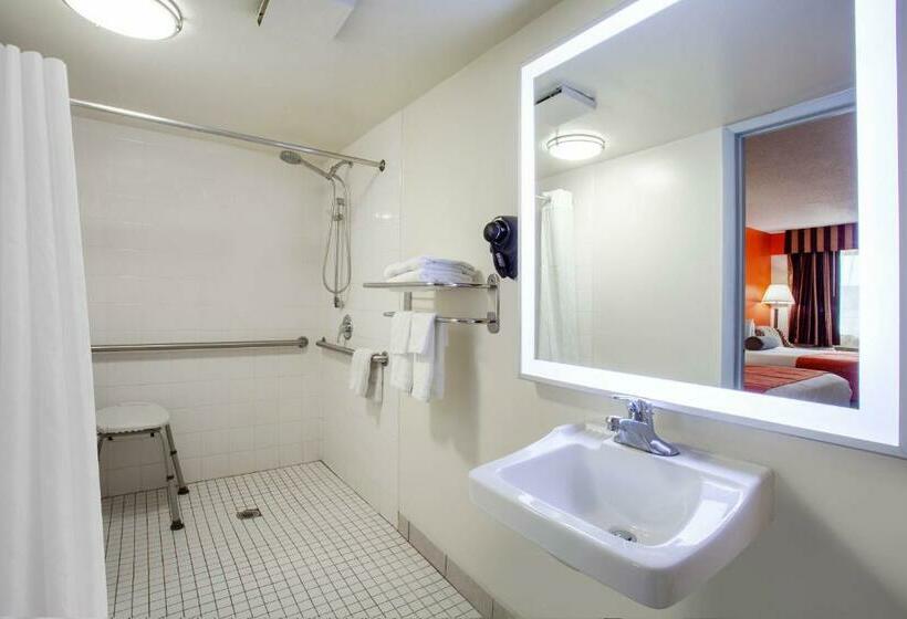Номер Deluxe Адаптированный для Инвалидов, Howard Johnson By Wyndham Vero Beach/i95