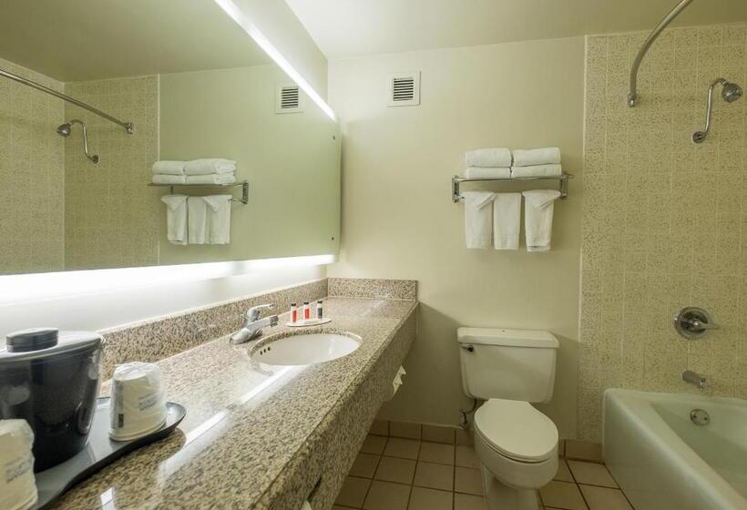 Номер Стандарт 2 Двуспальные Кровати, Howard Johnson By Wyndham Fullerton/anaheim Conference Cntr