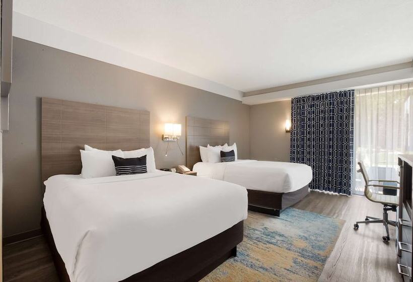 스탠다드 룸 더블 침대 2개, The Hub Middletown Red Bank  Best Western Signature Collection
