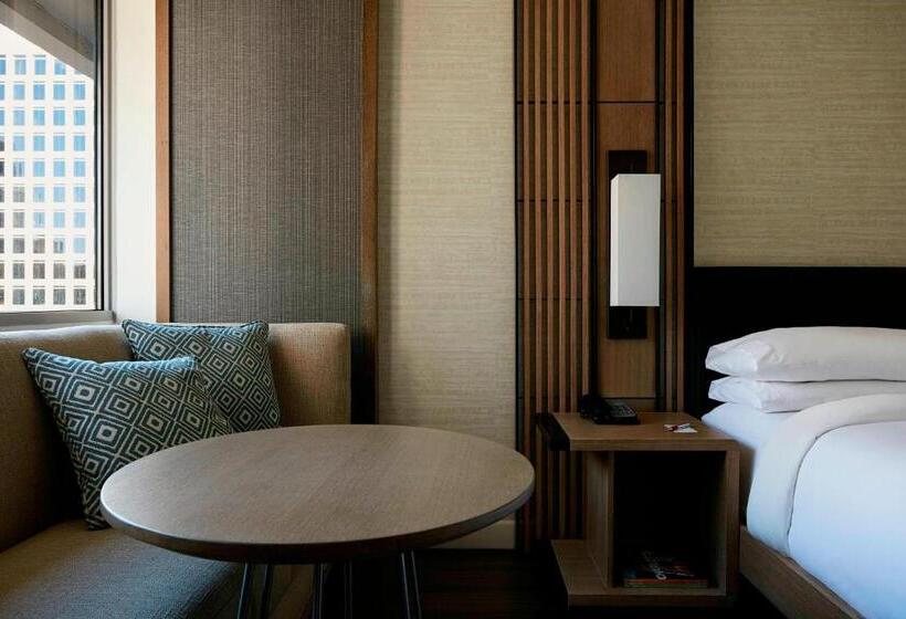 اتاق استاندارد با تخت بزرگ, Charlotte Marriott City Center