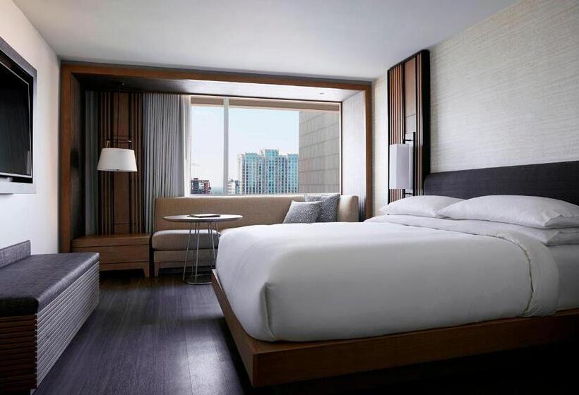 اتاق استاندارد با تخت بزرگ, Charlotte Marriott City Center