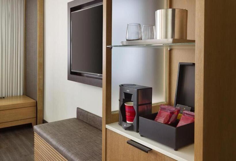 اتاق لوکس با تخت بزرگ, Charlotte Marriott City Center