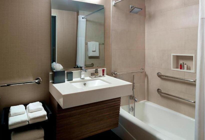 اتاق استاندارد با 2 تخت دوبل, Charlotte Marriott City Center