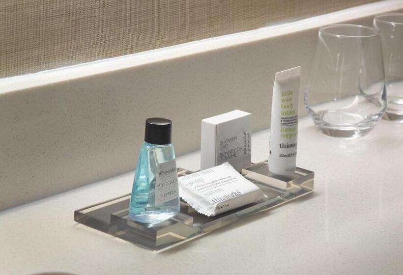 اتاق استاندارد با تخت بزرگ, Charlotte Marriott City Center