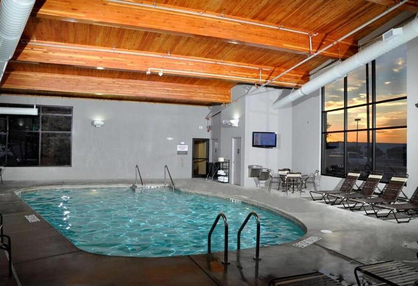 带2个双人床的标准工作室, Hyatt Place Milwaukee Airport