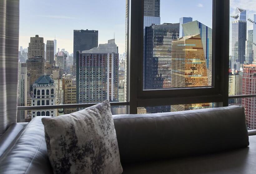 اتاق لوکس, New York Marriott Marquis