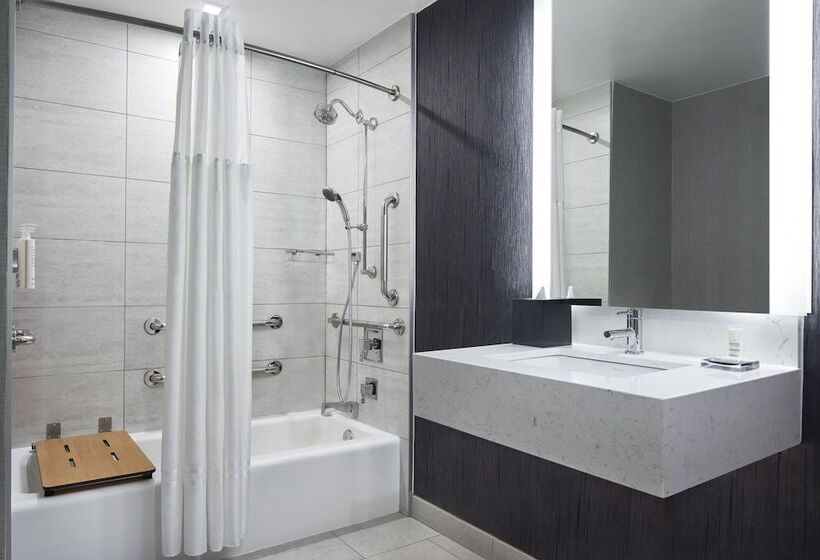 اتاق سوپریور برای معلولان, New York Marriott Marquis