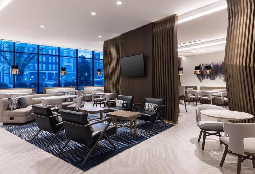 اتاق استاندارد با تخت بزرگ, Richmond Marriott