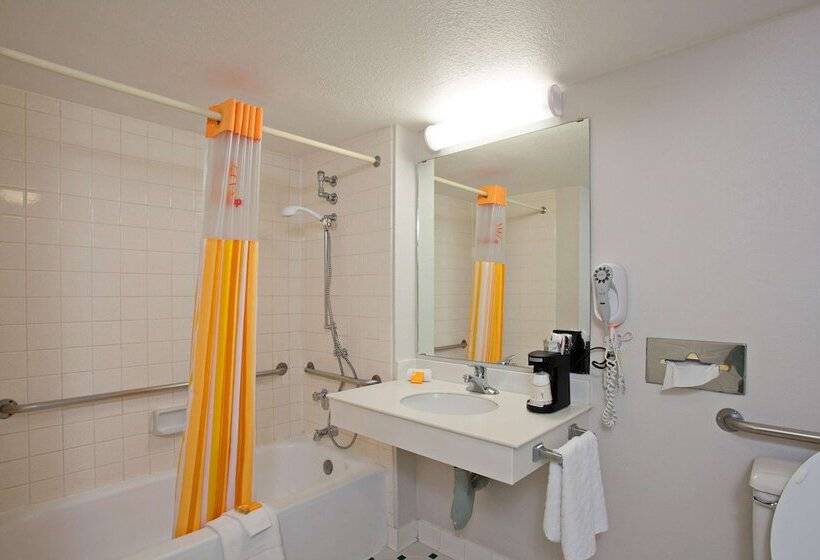 Номер Deluxe, Super 8 By Wyndham San Bernardino