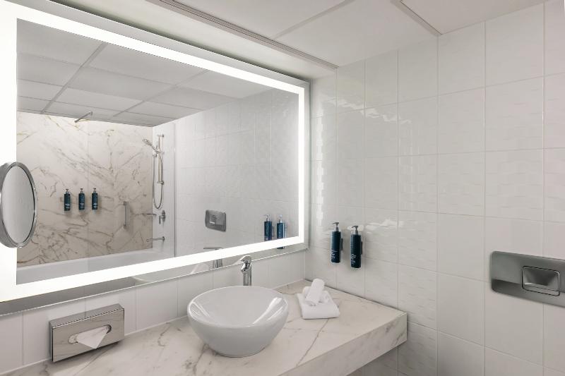 اتاق استاندارد با تخت بزرگ برای معلولان, Hilton Lexington/downtown
