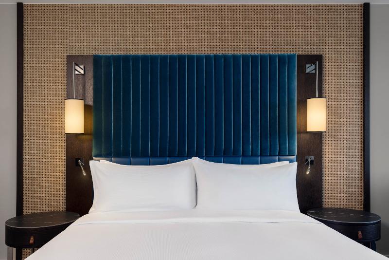 اتاق استاندارد با تخت بزرگ برای معلولان, Hilton Lexington/downtown