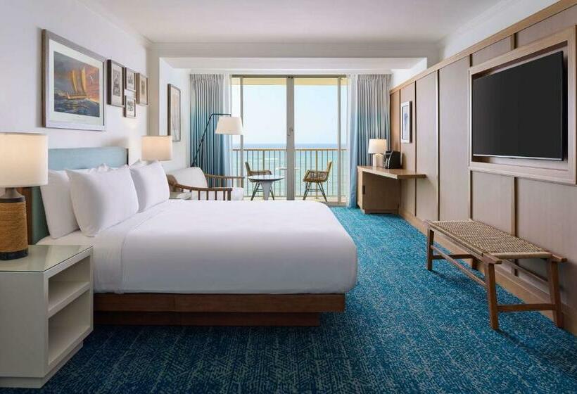 Club Room King Bed, Outrigger Reef Waikiki Beach Resort