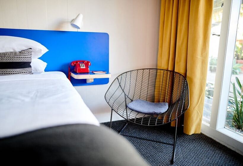 Quarto Estandar, Phoenix