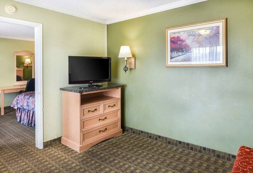 Люкс, The Buena Park Hotel & Suites