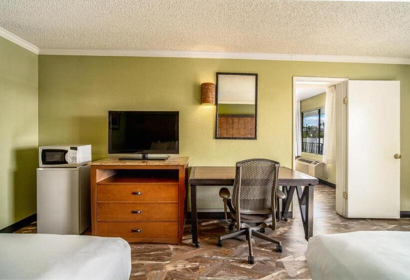 Люкс, The Buena Park Hotel & Suites