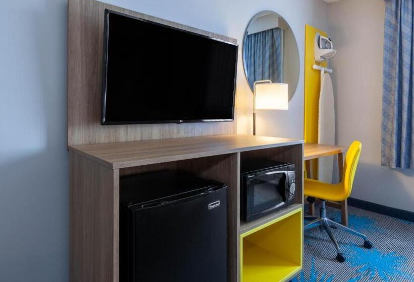 Номер Стандарт Кровать Кинг Адаптированный для Инвалидов, Days Inn By Wyndham Sandusky Cedar Point