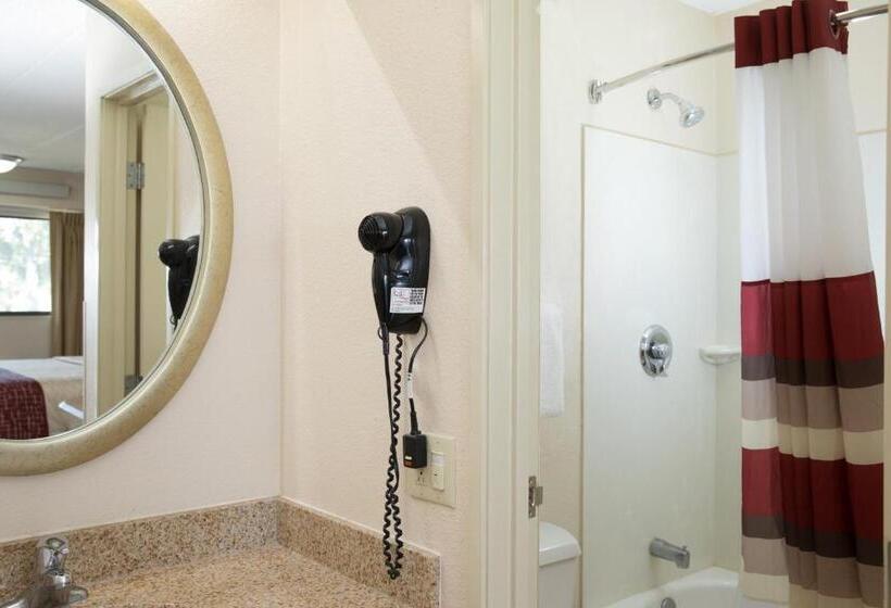 Номер Deluxe, Red Roof Inn Cincinnati Northeast  Blue Ash