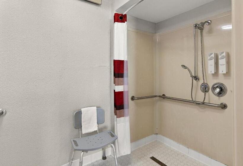 Номер Superior Адаптированный для Инвалидов, Red Roof Inn Cleveland  Westlake