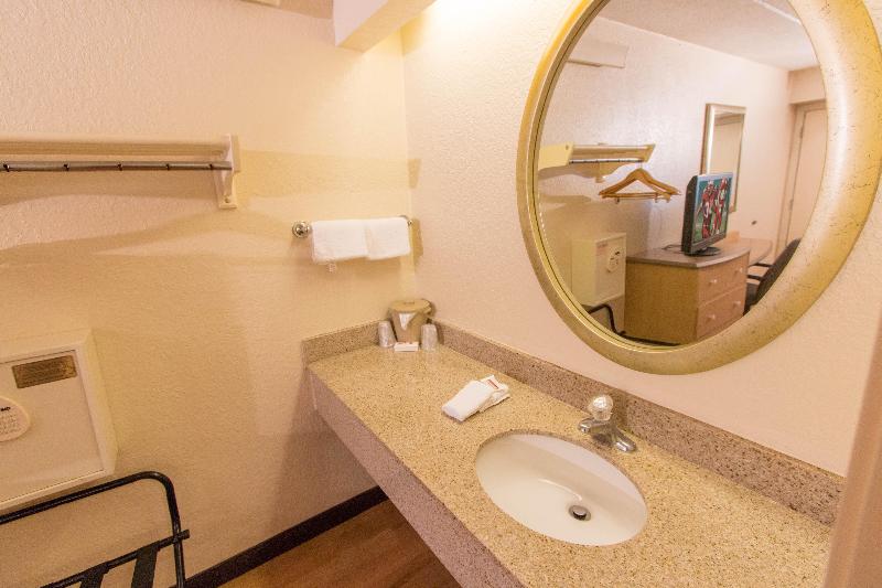 スイート, Red Roof Inn Hilton Head Island
