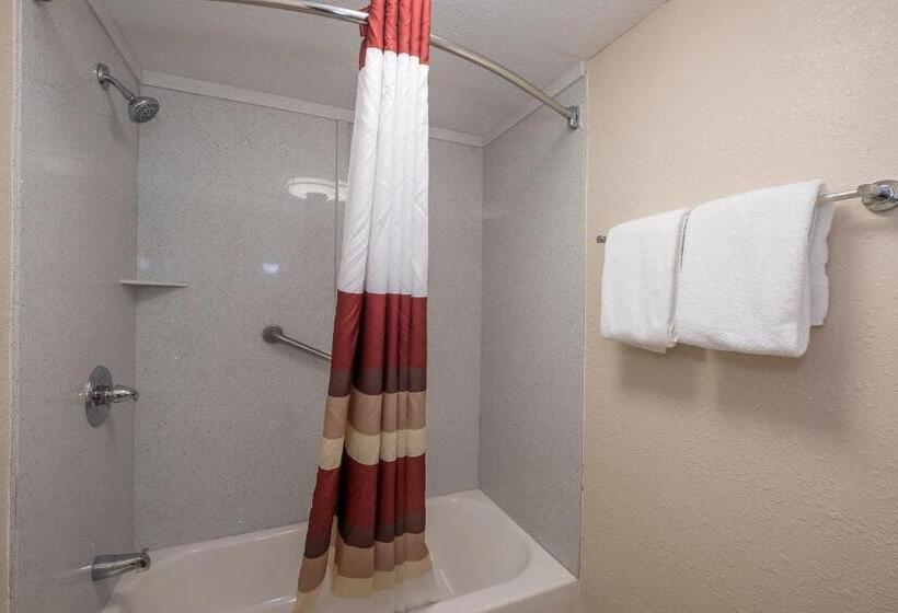 מיטת קינג בסוויטה, Red Roof Inn Plus+ & Suites Knoxville West Cedar Bluff