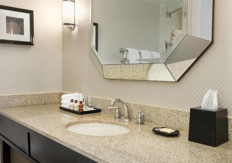 اتاق لوکس, Sheraton Charlotte Airport