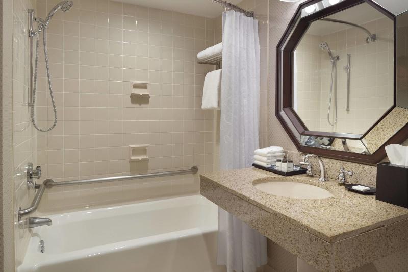 اتاق لوکس, Sheraton Charlotte Airport