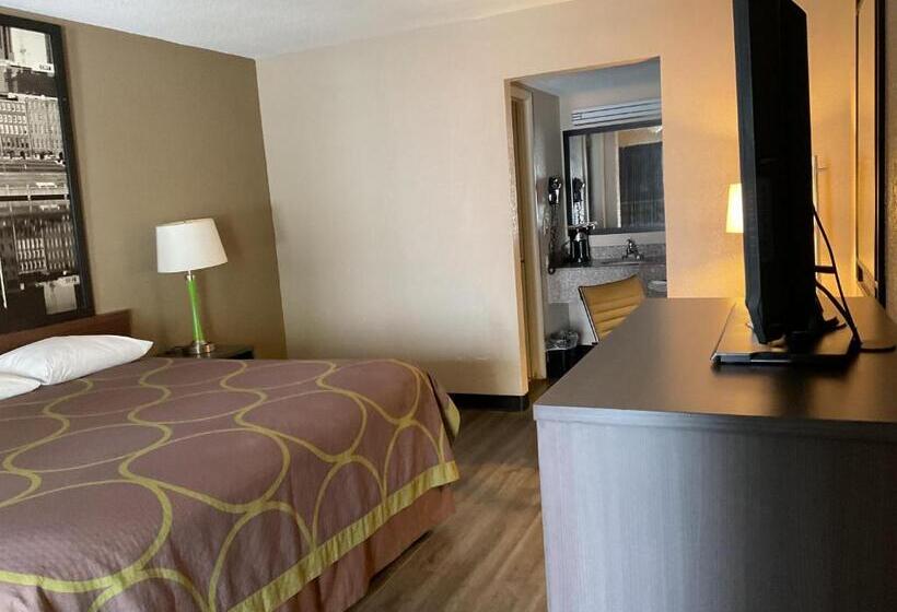 Camera Standard Letto King Accessibile ai persone con mobilità ridotta, Super 8 By Wyndham Chattanooga/east Ridge
