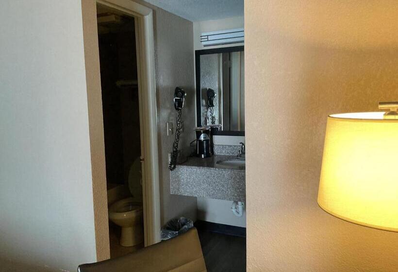 身障者適用キングサイズベッドルーム, Super 8 By Wyndham Chattanooga/east Ridge