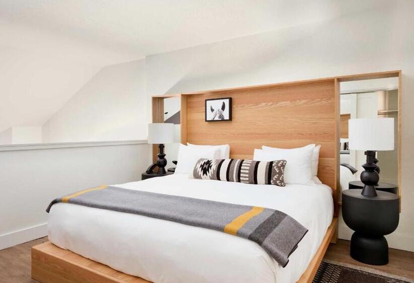 Люкс Superior, Gravity Haus Jackson Hole