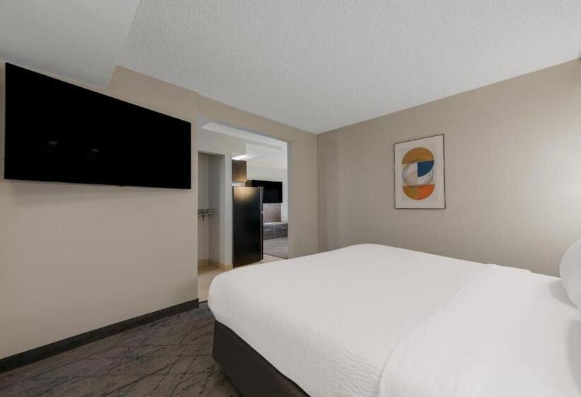 장애인을 위한 스위트, Holiday Inn Express Hotels  Hampton, An Ihg